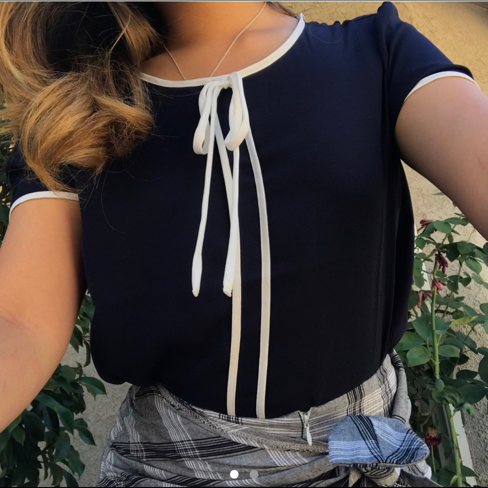 Cute navy blue blouse from Forever 21!